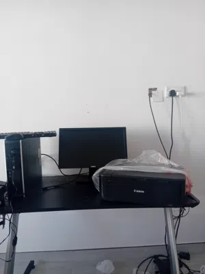 للبيع جاهز كميوتر مع جميع المرافق وبرنتر