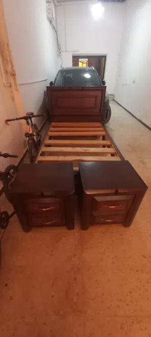 غرفه نوم شباب خشب لاتيه تخت واحد الغرفه فقط