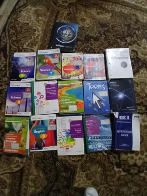 كتب igcse و sat للبيع مستعمل بسعر نظيف جميع الكتب موجودة في الصور اهلا وسهلا