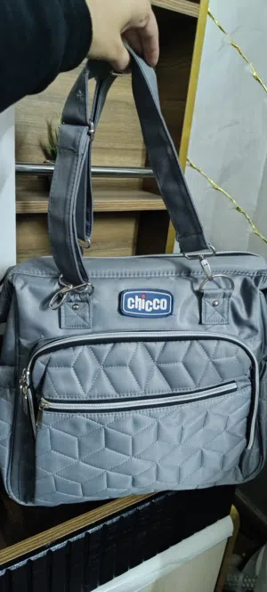 حماله وشنطة بيبي