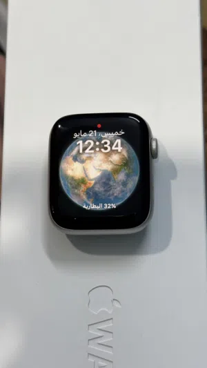 ساعة ابل الاصدار 4  قياس 44MM بحالة الوكالة