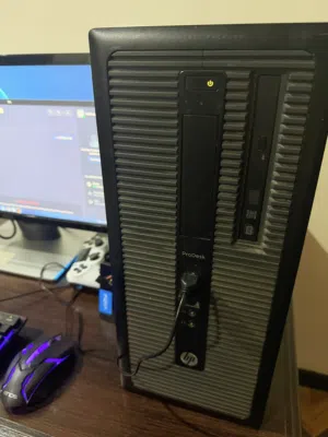 Used Pc with keyboard and mouse and display and has fc 26 account