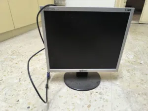 شاشة LG Flatron قياس 19 بوصة - مثالية للألعاب القديمة والأعمال  / 19LG Flatron Monitor - Iالمكتبية