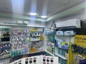 صيدلية للبيع