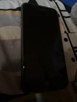 للبيع هاتف ايفون 8 plus   اسود