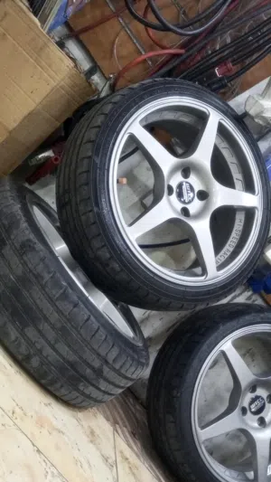 جنط 17 اربعة براغي قريب للبيع