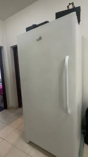 بيعه سريعه للبيع فريزر حجم كبير