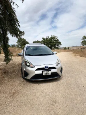 TOYOTA PRIUS C Hybrid 2018  تويوتا بريوس سي هايبرد 2018 فل كامل