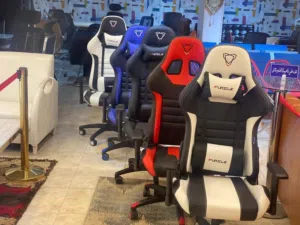 *كرسي الجيمنج اللي هيخليك ملك اللعبة!   - *راحة على الآخر*: سفنج ميموري فوم + مخدة للرقبة والقط