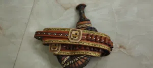 خنجر اصلي بدون خدوش أو تقشرات جديد!!