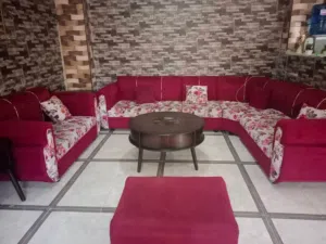 كورنر تفصيل بحالة ممتازة 65 دينار الموقع عمان شارع الاردن