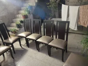 كراسي سفره مستعمله بحاله الوكاله عدد 8