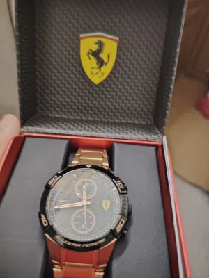 ساعة فيرزاتشي فخمة وجميلة