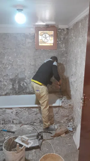 مقاولات عامه ترميمات وتوسعات فتح أبواب وداريش تركيب سراميك تجديد حمامات ومطبخ عازل جبس بور تكسير
