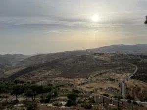 ارض للبيع في بدر الجديدة إطلاله بنوراما على البحر الميت والسلط وفلسطين إفراز حديث