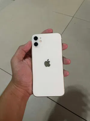 ايفون 11 نظيف للبيع