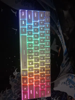 كيبورد +ماوس +ماوس باد اشي مرتب بل صلاه على النبي اشي نضيف