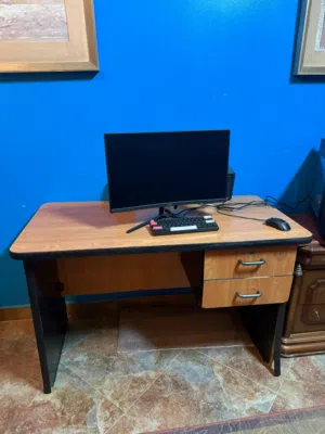 مكتب للبيع