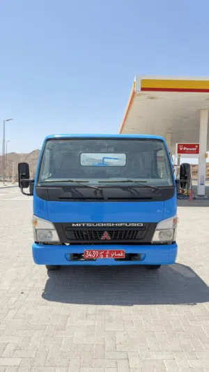تنكر ميتسوبيشي 2008 نظيفة جداً حجم 3.5 طن