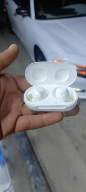 سماعات بودز  buds من سامسونك جدد