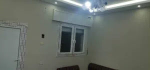المساحة 180 مربوعه بالبلكوني  بحمامها و ثلاث ديار دار بحمامها  وصالة ومطبخ  حمام رئيسي