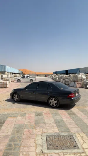 Used Lexus LS in Al Ain