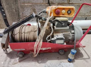 للبيع ونش اخو الجديد رفع حمولات المواد البناء كري نيس بلك واي شي مافيه اي عيب بـ500الف والمقطف ننزل