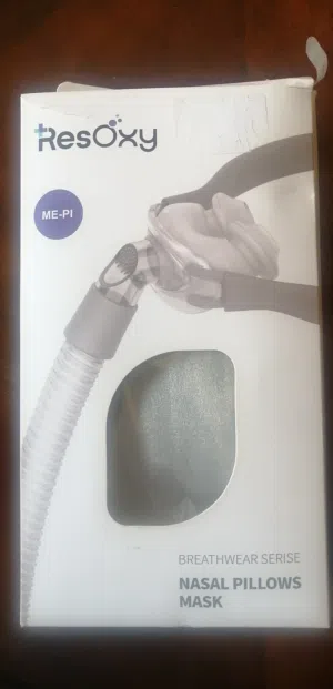 Nasal pillows mask (resoxy) شبه جديد لمرضى انقطاع التنفس اثناء النوم