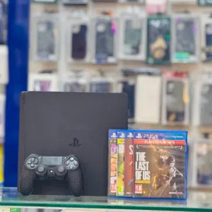 Ps4 slim غير مهكر ( أقرا الوصف )