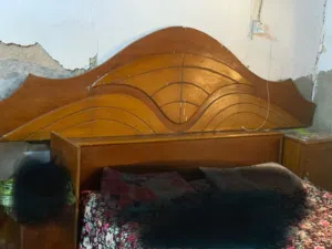 غرفه اخشاب مستعمله نضيفه