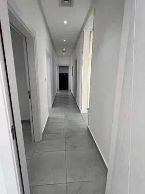 شقه دور وكبيره وتشطيب ممتاز في العارضية القسايم