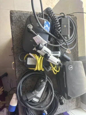 تصليح وصيانة شواحن السيارات الكهربائية