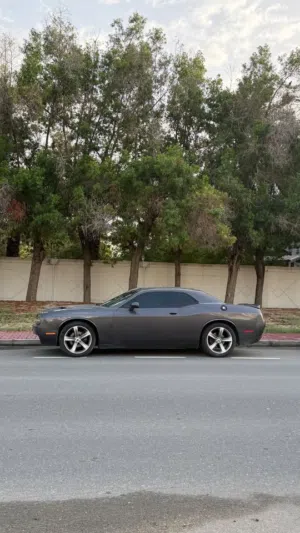 Dodge Challenger RT 2018  Excellent Condition  Grey