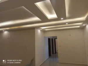 شقة للبيع طابق اخير مع رووف مساحة 360 إجمالي بسعر مغري بالزرقاء الجديدة شارع الوينك