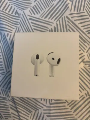 AirPods 4 and headphones