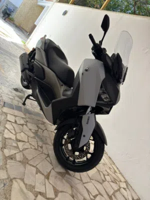 Yamaha Xmax 2024