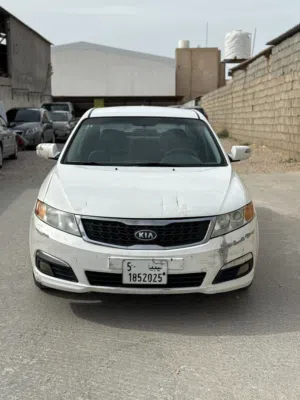 كيا لوتزي 2010 للبيع مسجله محرك وكمبيو وقص وقشره بالكشف والضمان بيع أو افاري زيت وسيريه إطارات جديده