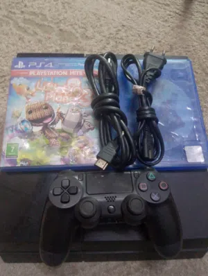 playstation 4 500gb 2 cd one controller is warking good perfact