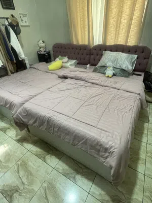غرفة نوم بحالة ممتازه للبيع
