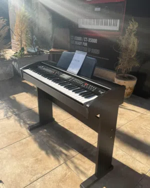 للبيع piano