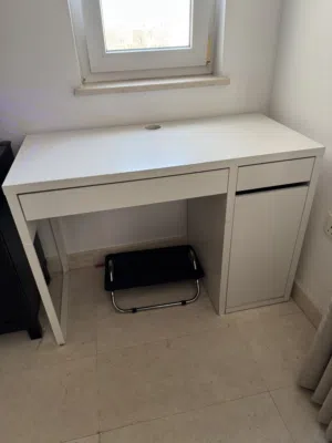 Study desk 105x50 cm طاولة دراسة Expat leaving