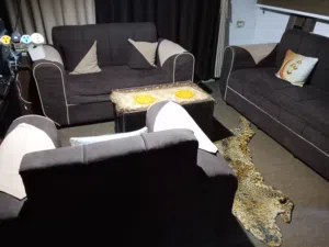 طقم كنب 7 مقاعد بحاله جيده للبيع