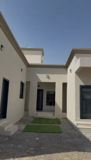 منزل جديد للبيع في حلبان بالقرب من سندان الصناعية كورنر مفتوح من 3 جهات