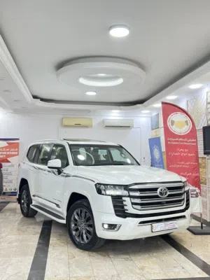 Used Toyota Land Cruiser in Muscat