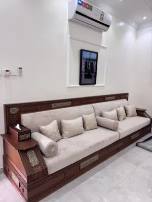 كراسي شبه جديده وذات جوده عاليه