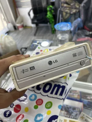 DVD للبيع نظيف شو بتدفع حط وتعال خذو