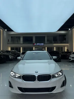 BMW 330i 2025 بي ام دبليو