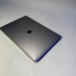 Macbook pro 2019 شاشة 16 انش معالج core i9 رام 32gb هارد 500gb كرت شاشة منفصل 4gb-amd