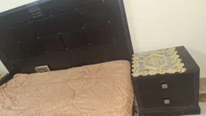 غرفة نوم كاملة للبيع (خشب تركي)