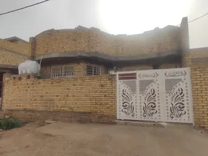 4 Bedrooms . 2 Bathrooms . 200 m22